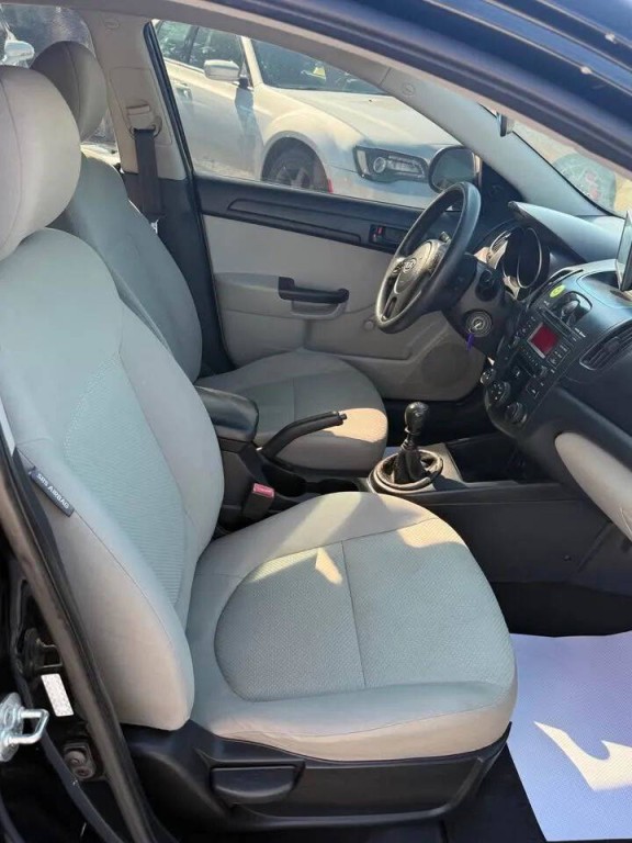2010 Kia Forte Image 9