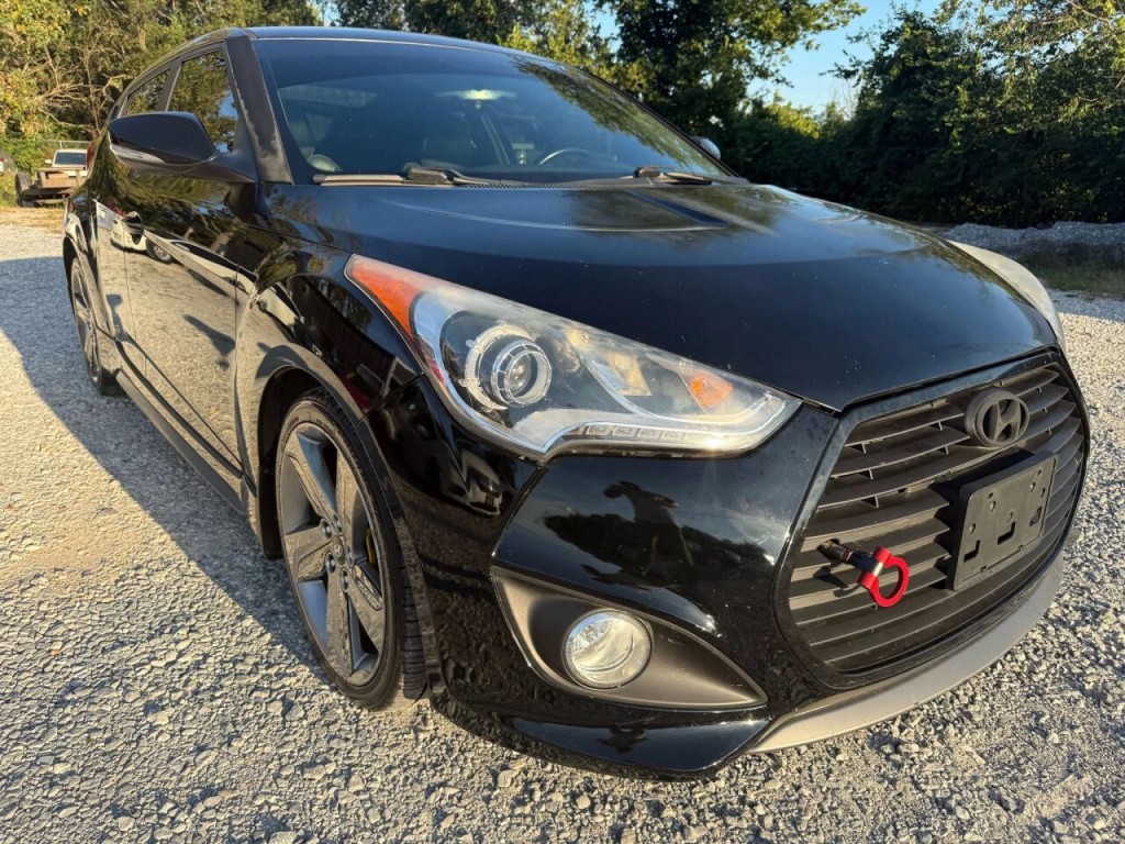 2013 Hyundai Veloster Image 2