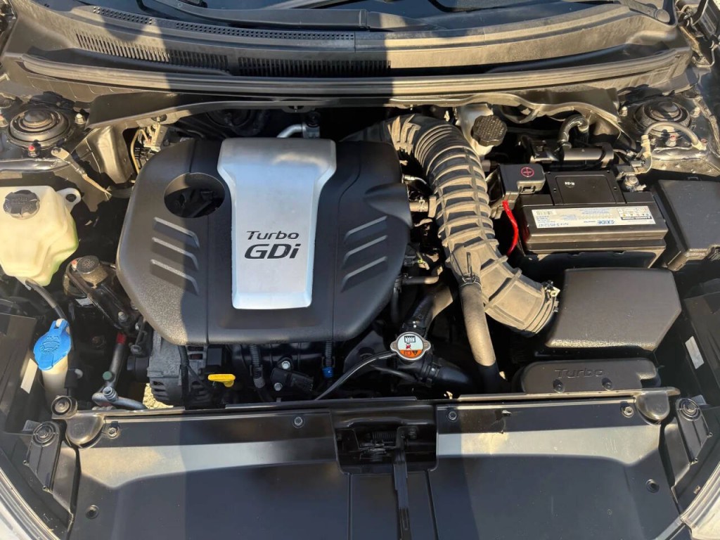 2013 Hyundai Veloster Image 10