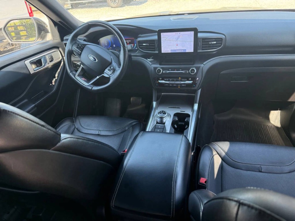 2020 Ford Explorer Image 9