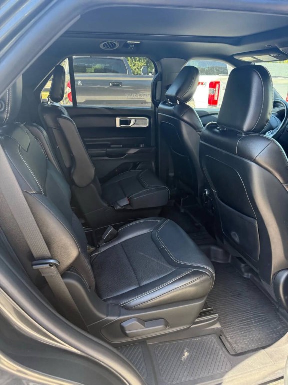 2020 Ford Explorer Image 10