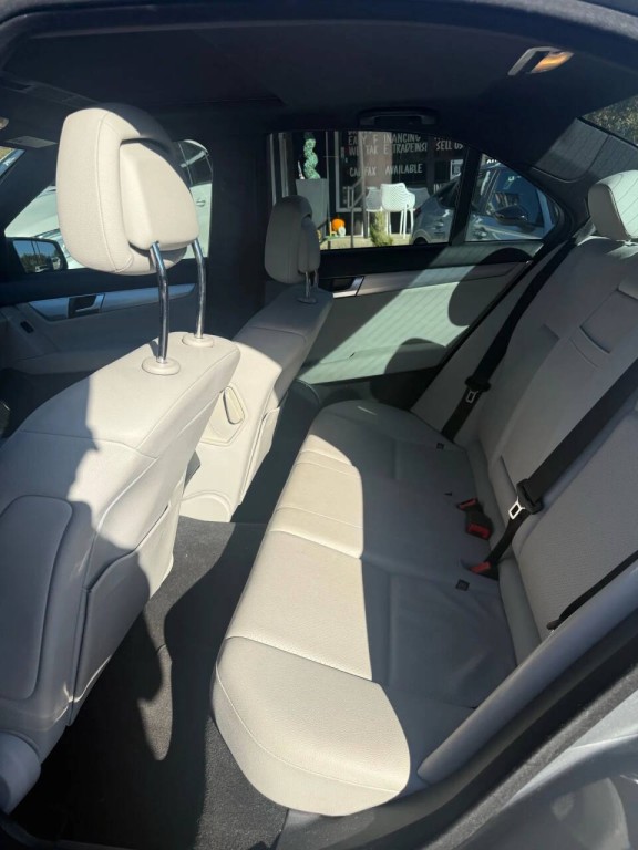 2014 Mercedes-Benz C-Class Image 16