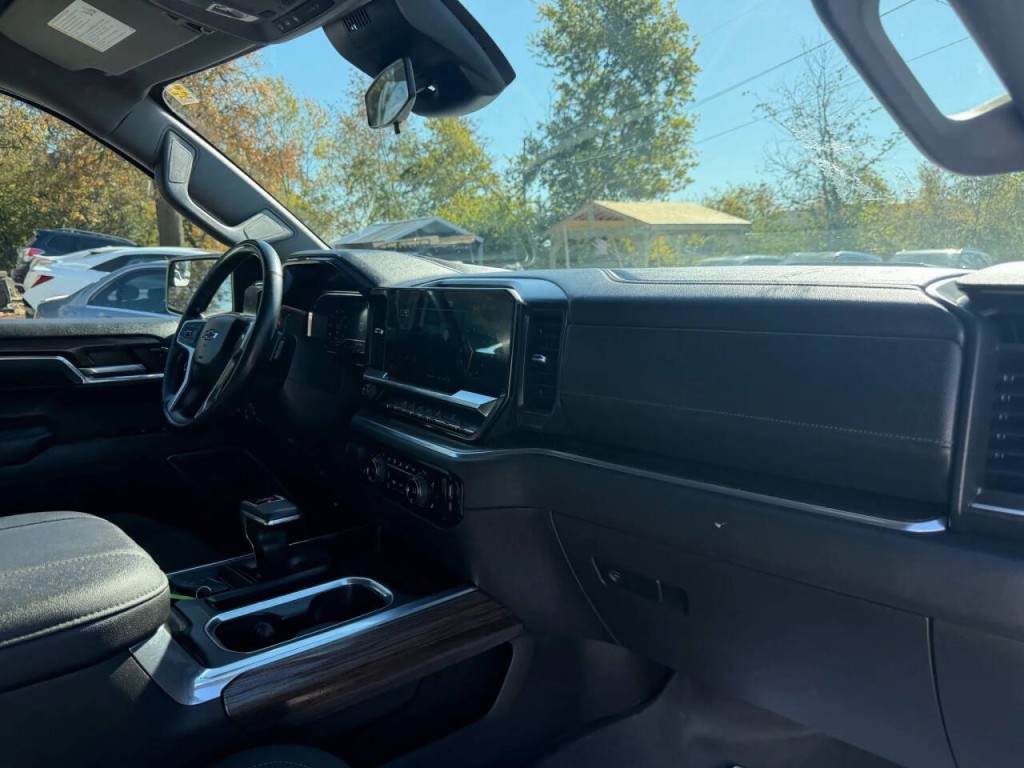 2023 Chevrolet Silverado 1500 Image 9