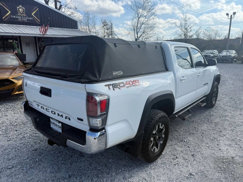2023 Toyota Tacoma Image 3