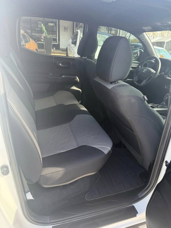 2023 Toyota Tacoma Image 6