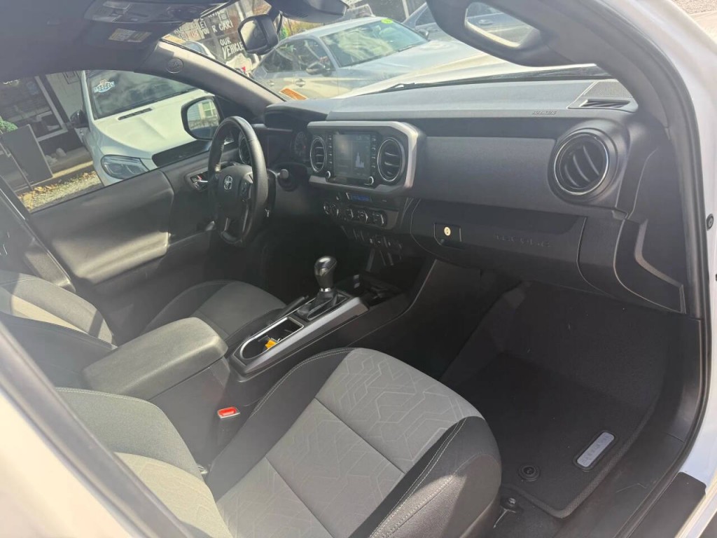 2023 Toyota Tacoma Image 8