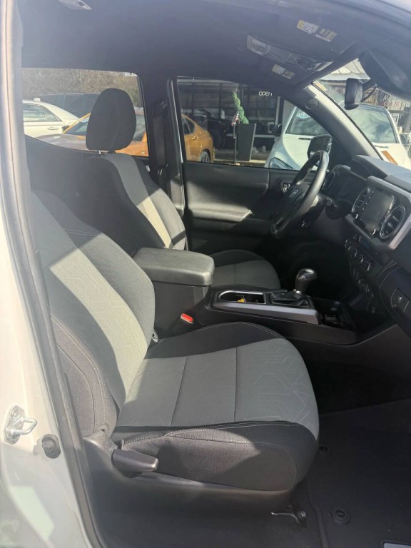 2023 Toyota Tacoma Image 9