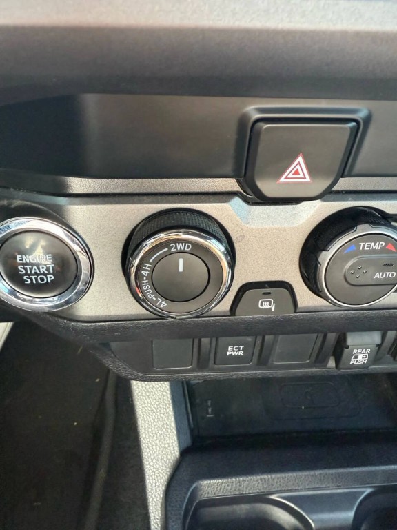 2023 Toyota Tacoma Image 12