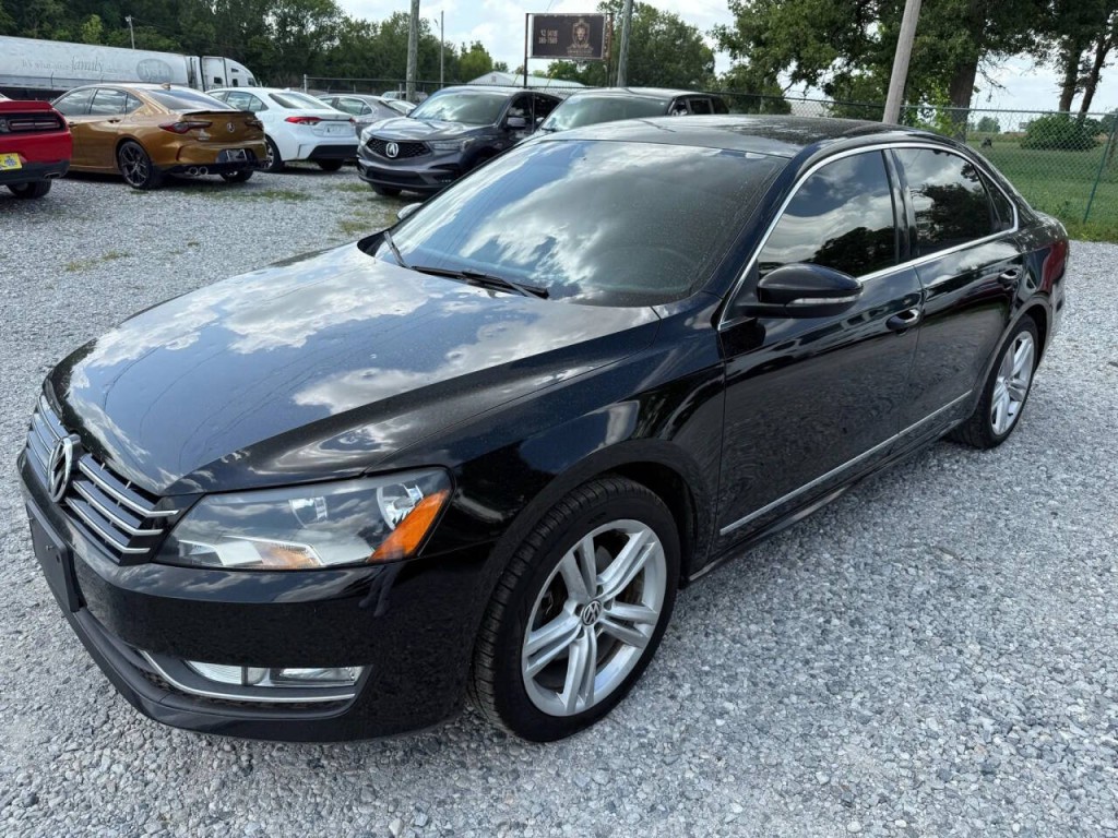 2012 Volkswagen Passat Image 2