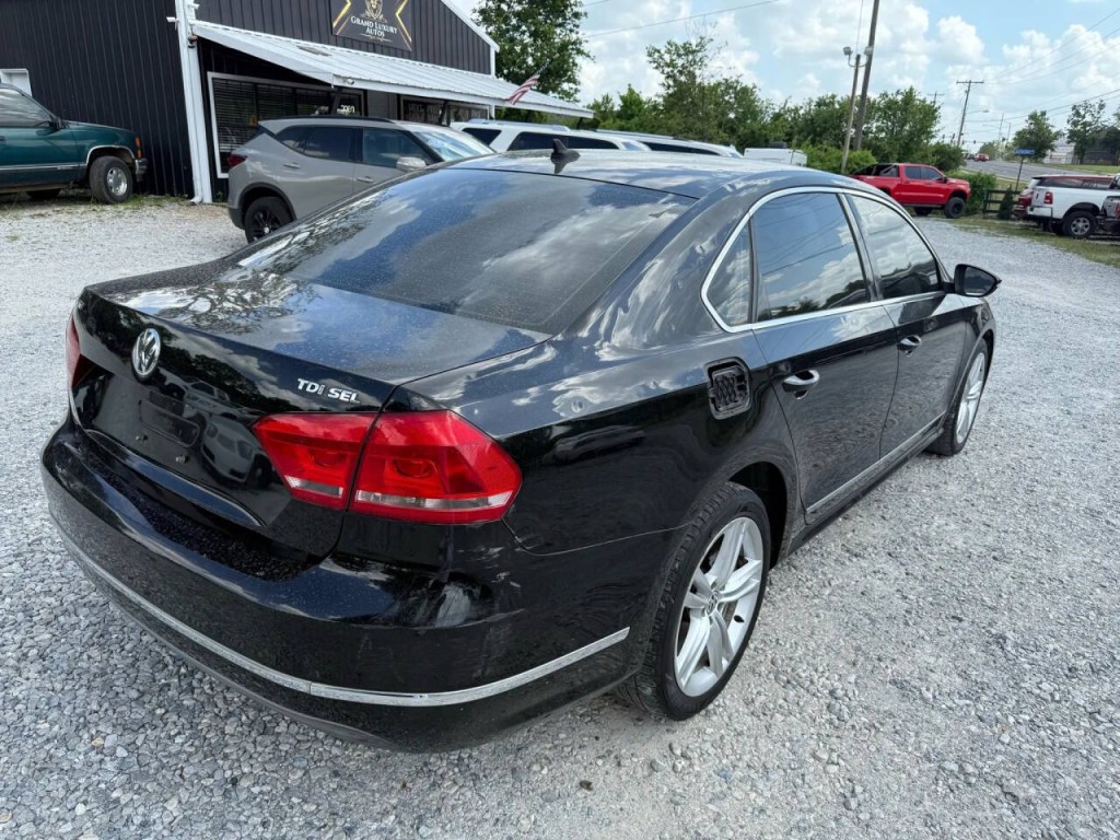 2012 Volkswagen Passat Image 5