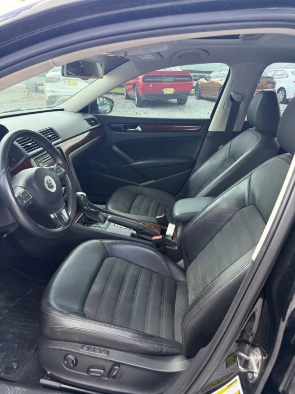 2012 Volkswagen Passat Image 8