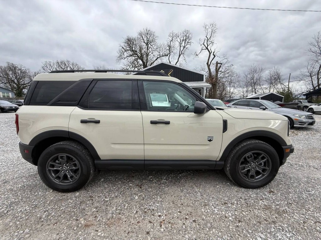 2024 Ford Bronco Image 1