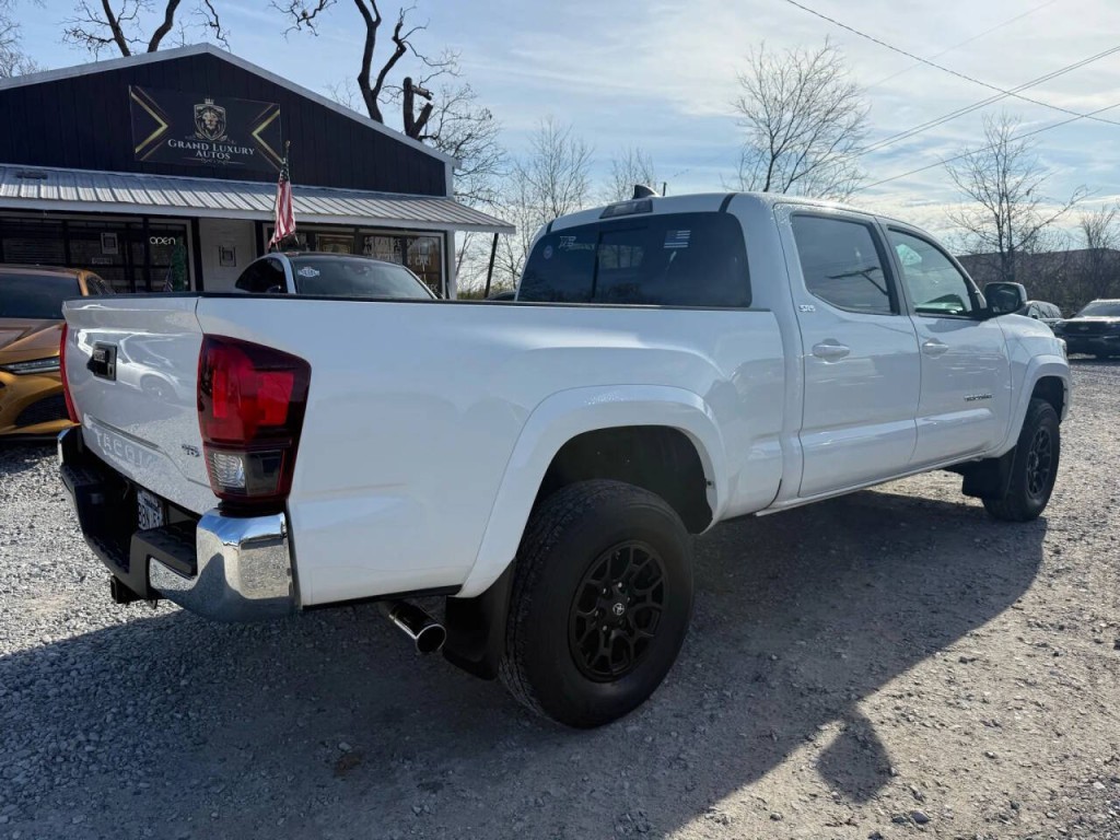 2022 Toyota Tacoma Image 2