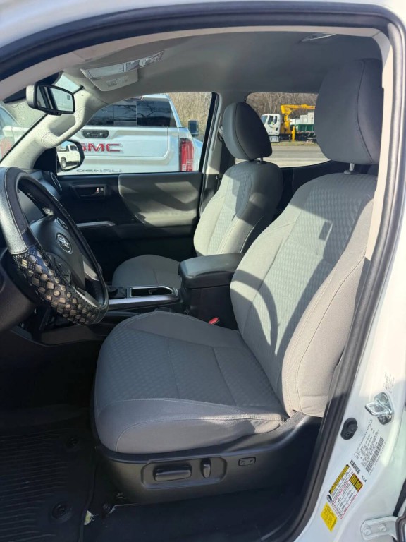 2022 Toyota Tacoma Image 12