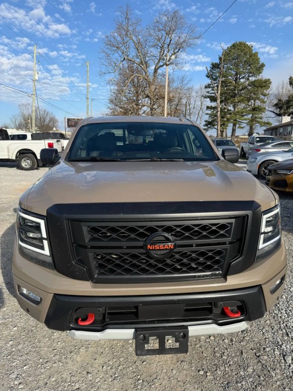2021 Nissan Titan Image 8