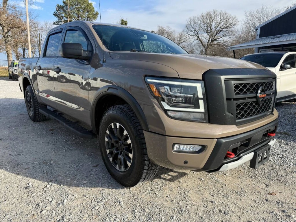 2021 Nissan Titan Image 9