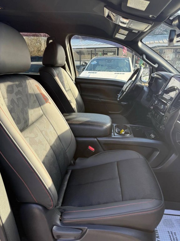 2021 Nissan Titan Image 11