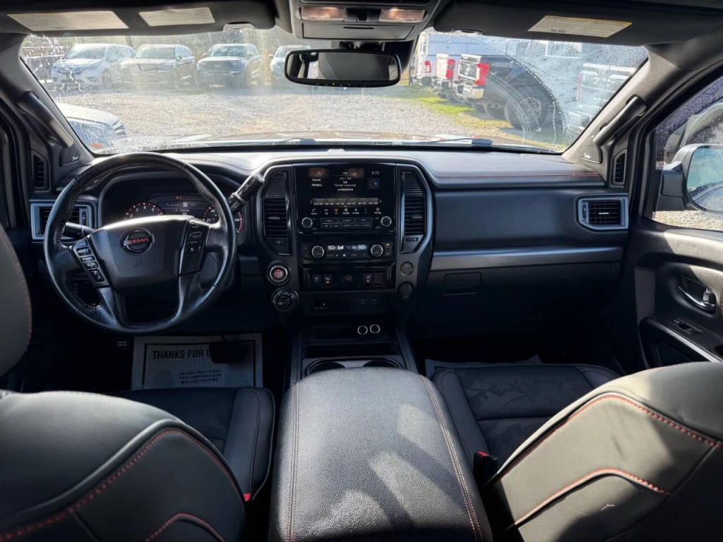 2021 Nissan Titan Image 12