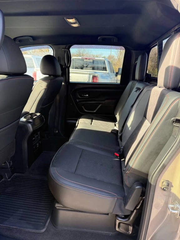 2021 Nissan Titan Image 13