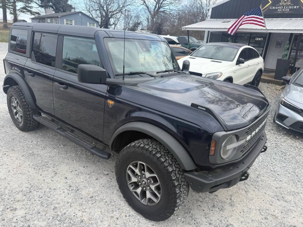 2021 Ford Bronco Image 3