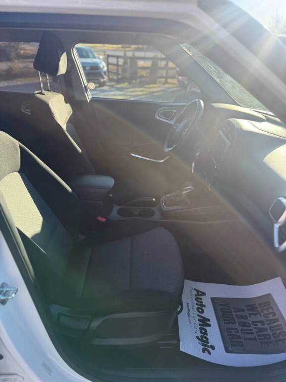 2023 Kia Soul Image 8