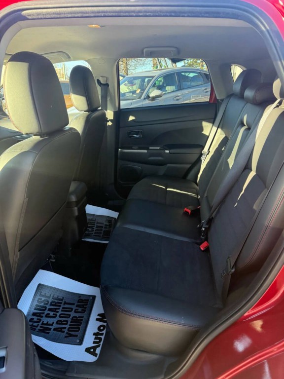 2024 Mitsubishi Outlander Image 12