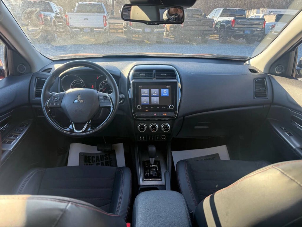 2024 Mitsubishi Outlander Image 13