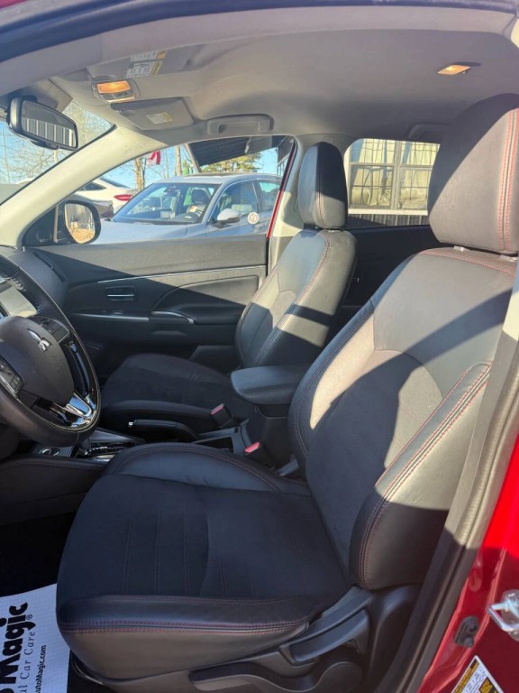 2024 Mitsubishi Outlander Image 15