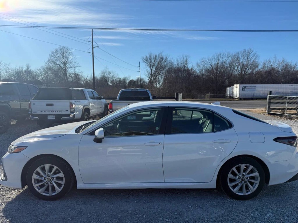 2024 Toyota Camry Image 2