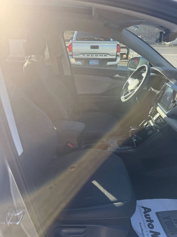 2024 Volkswagen Taos Image 13