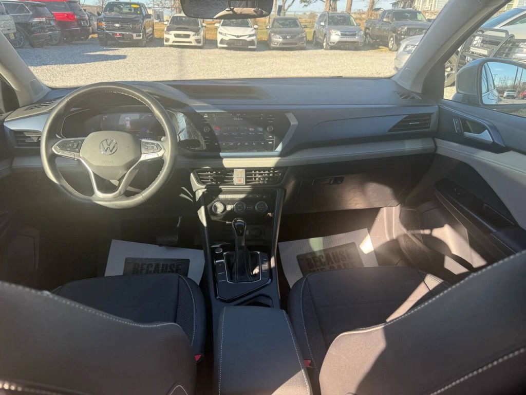2024 Volkswagen Taos Image 16