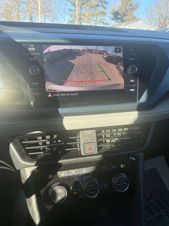 2024 Volkswagen Taos Image 19