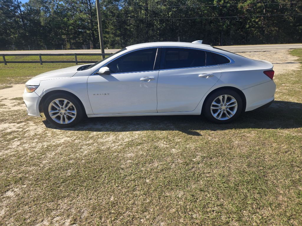 2017 Chevrolet Malibu Image 3