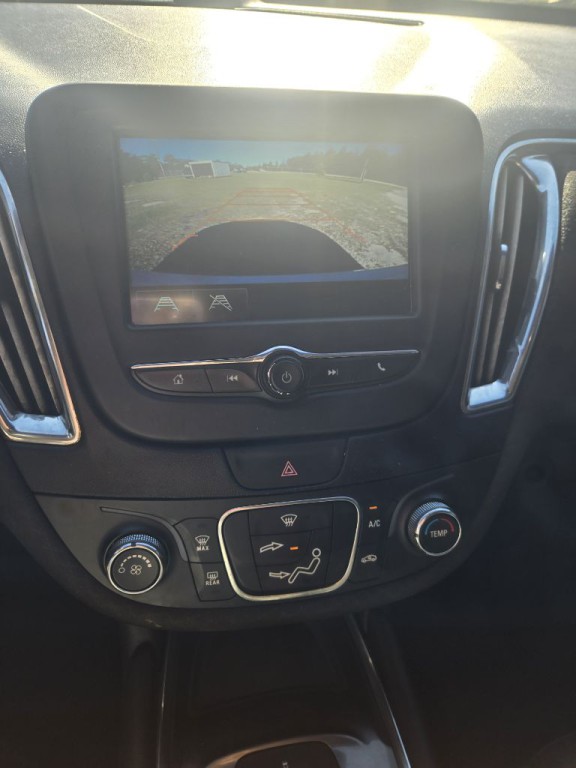 2017 Chevrolet Malibu Image 9