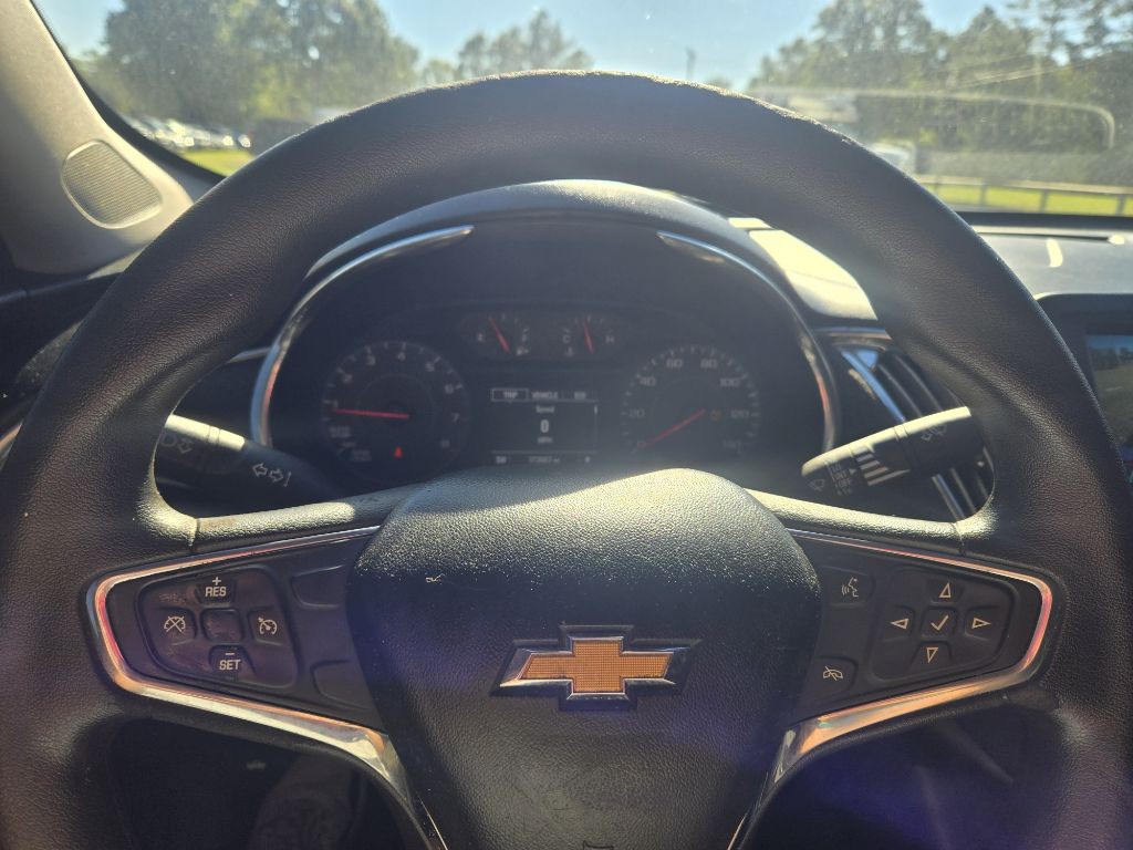 2017 Chevrolet Malibu Image 10