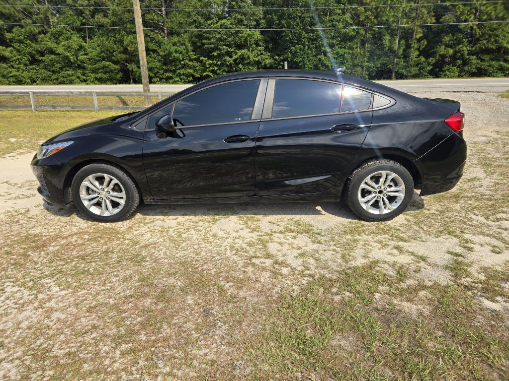 2019 Chevrolet Cruze Image 4