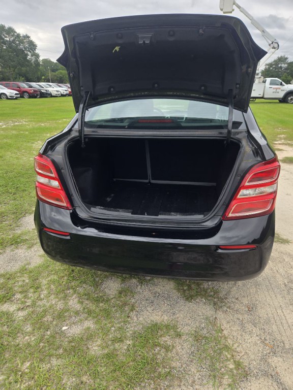 2017 Chevrolet Sonic Image 3