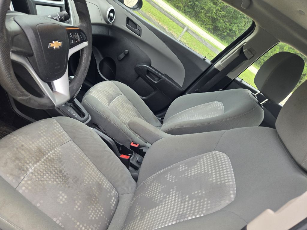 2017 Chevrolet Sonic Image 8