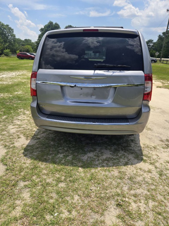 2015 Chrysler Town & Country Image 4