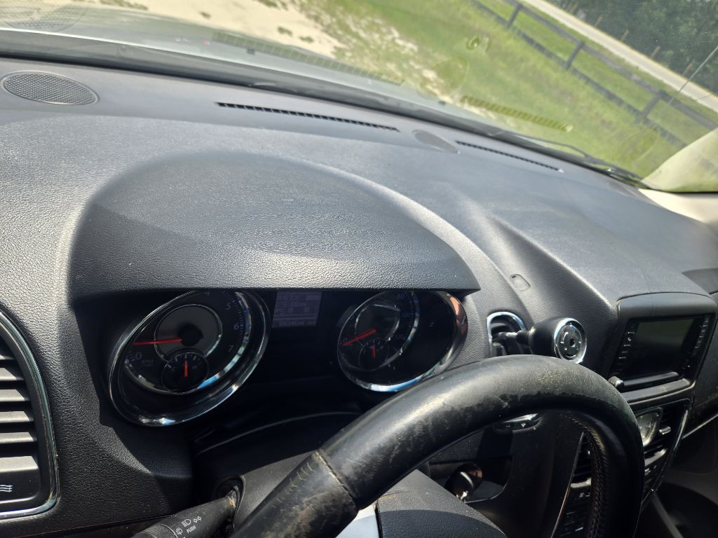 2015 Chrysler Town & Country Image 12