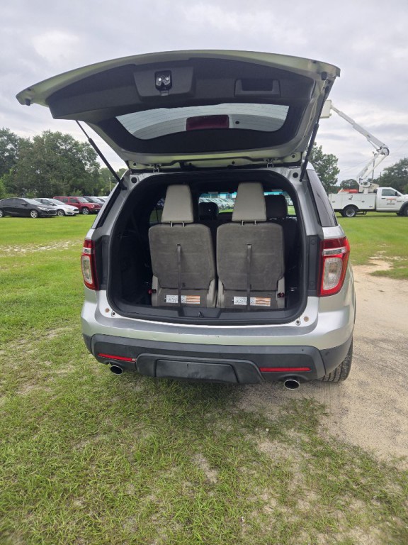 2011 Ford Explorer Image 2