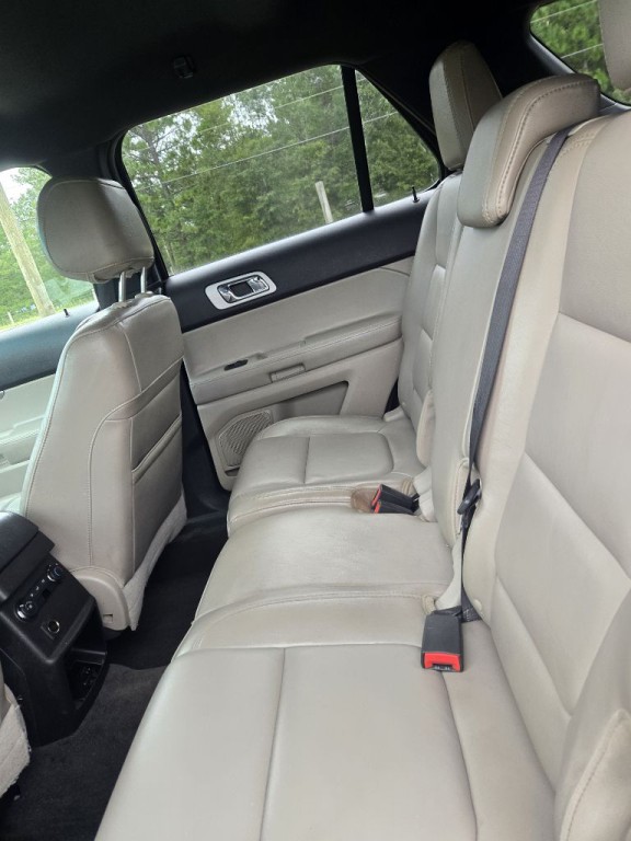 2011 Ford Explorer Image 9