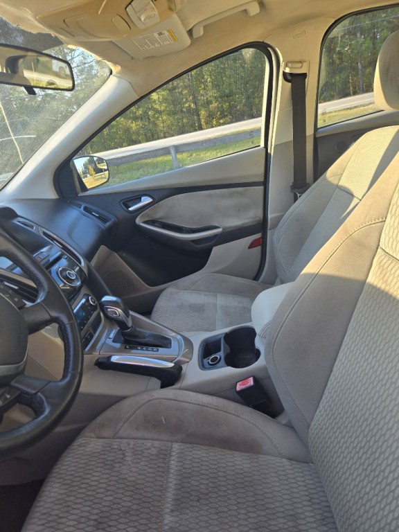 2012 Ford Focus Image 6