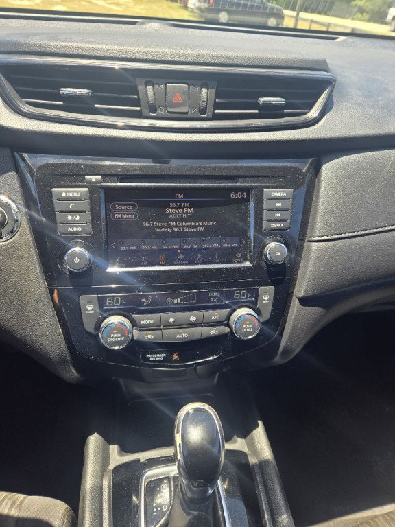 2018 Nissan Rogue Image 11