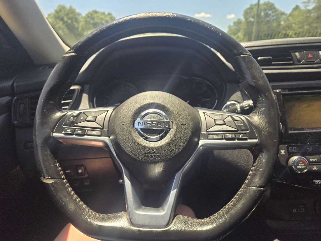 2018 Nissan Rogue Image 16