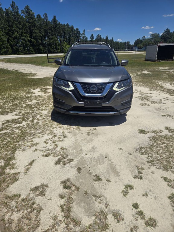 2018 Nissan Rogue Image 1