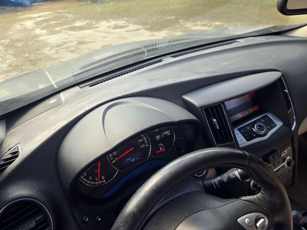 2012 Nissan Maxima Image 10