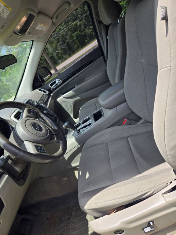 2011 Jeep Grand Cherokee Image 7