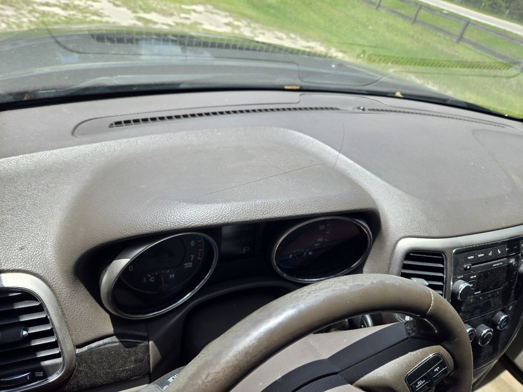 2011 Jeep Grand Cherokee Image 10