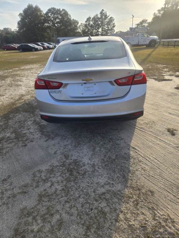 2016 Chevrolet Malibu Image 4